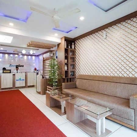 Spring Field Billets Hotel Kochi Exterior photo
