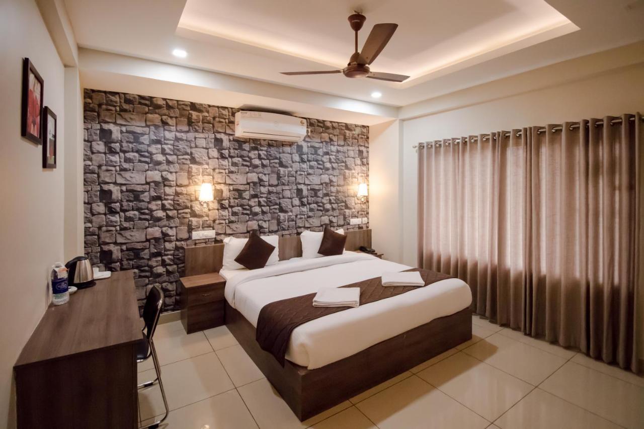 Spring Field Billets Hotel Kochi Exterior photo