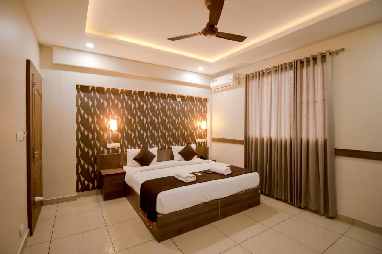 Spring Field Billets Hotel Kochi Exterior photo