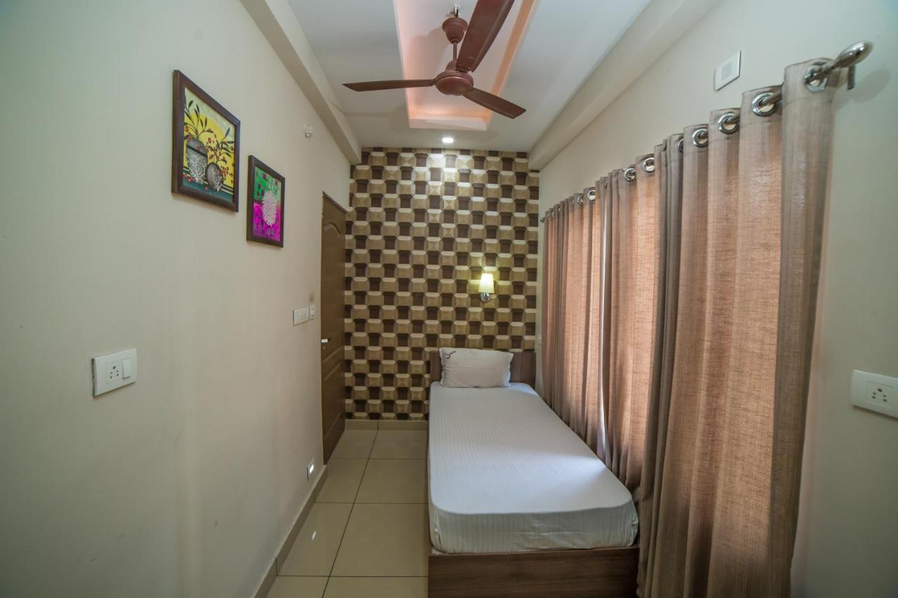 Spring Field Billets Hotel Kochi Exterior photo