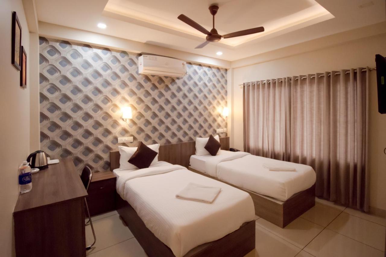 Spring Field Billets Hotel Kochi Exterior photo