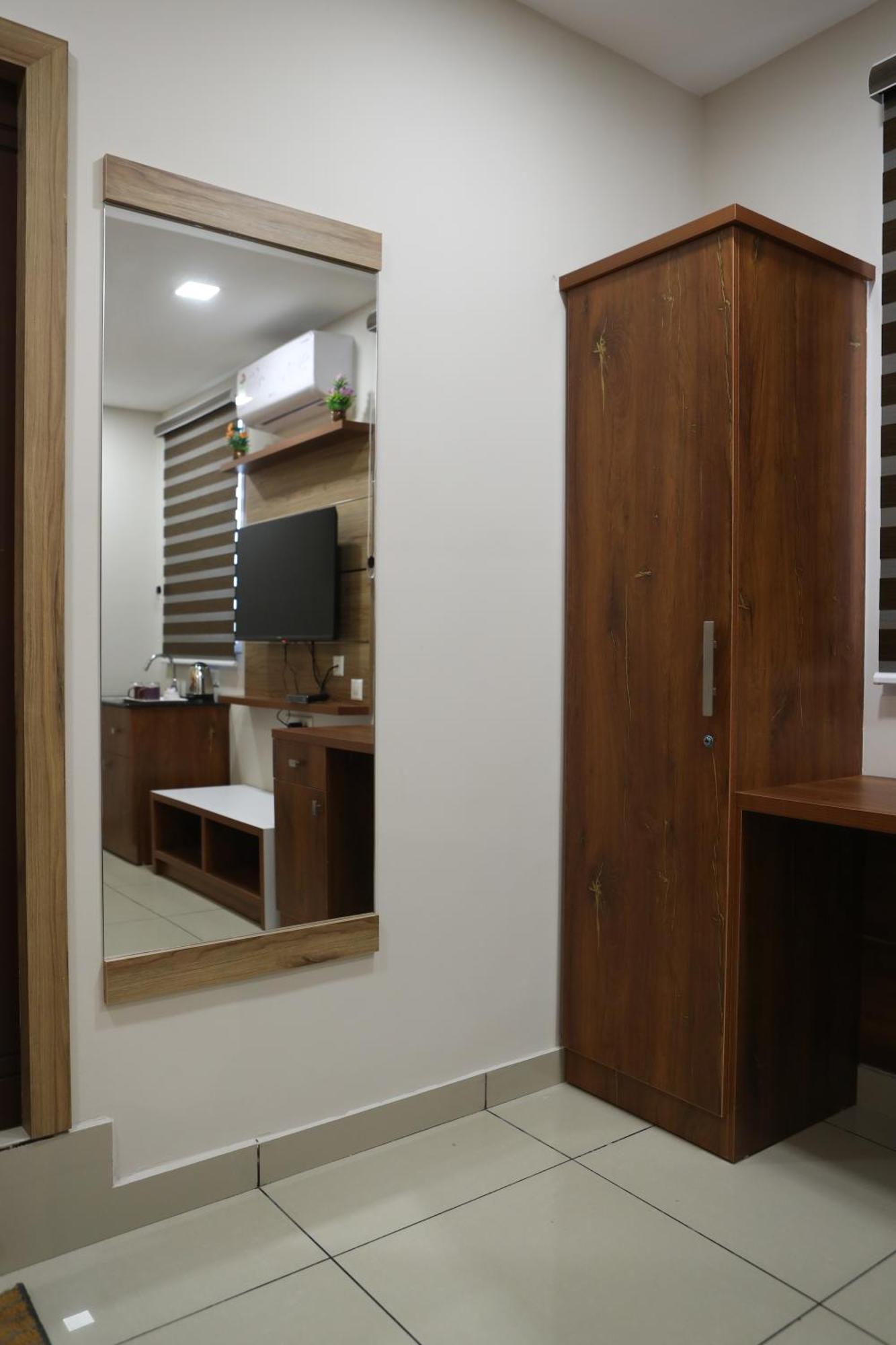 Spring Field Billets Hotel Kochi Exterior photo
