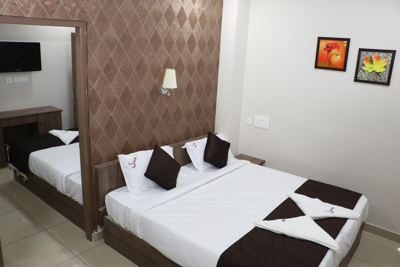 Spring Field Billets Hotel Kochi Exterior photo