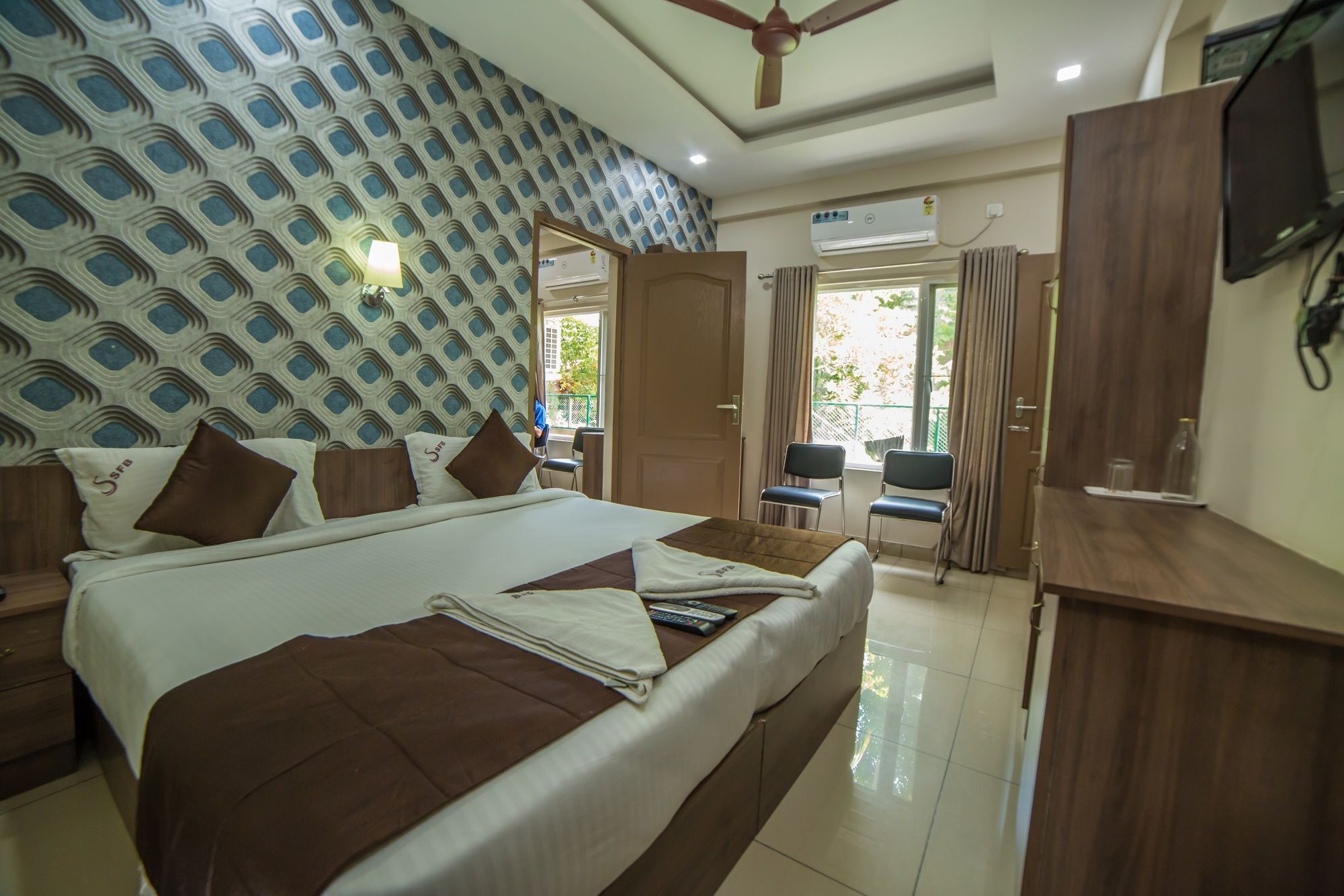 Spring Field Billets Hotel Kochi Exterior photo